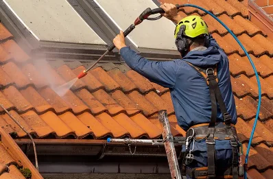 Démoussage et hydrofuge de toiture à Collioure